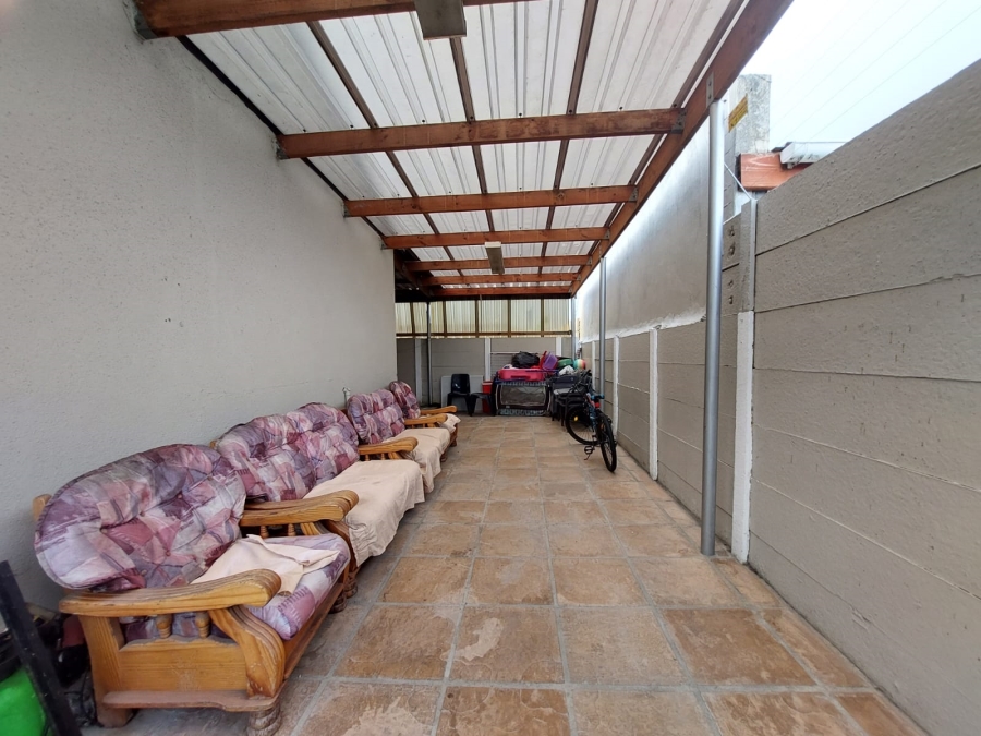 3 Bedroom Property for Sale in Grassy Park Western Cape